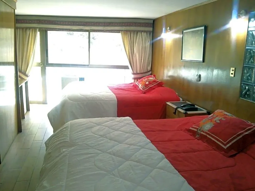 Windsor Suites Hotel - Image 1