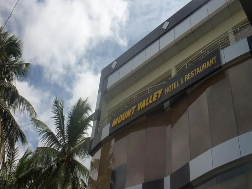 Hotel Mount Valley & Yala Safari - Image 1