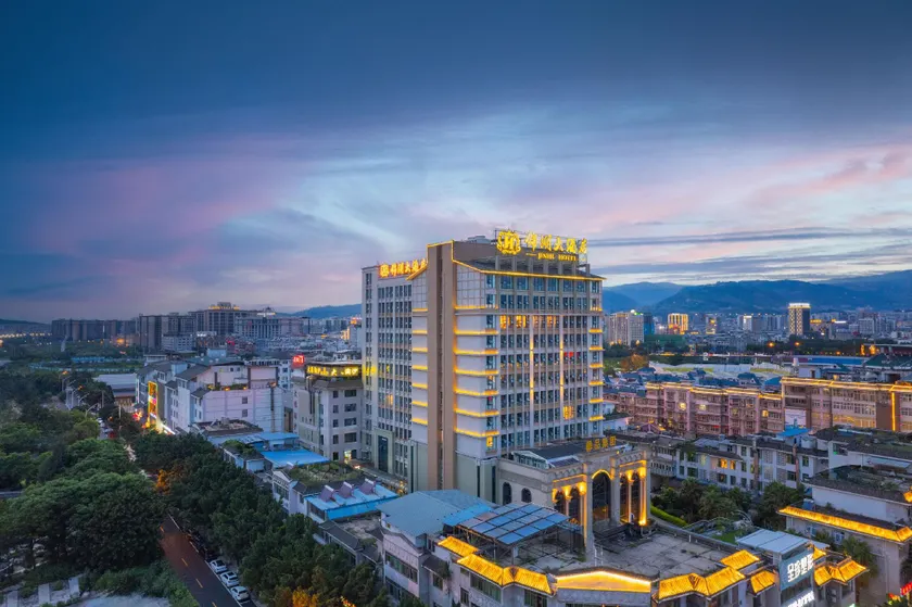 Jinhu Hotel - Image 1
