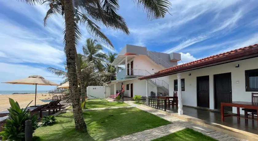Saman Beach Guest House - Image 1