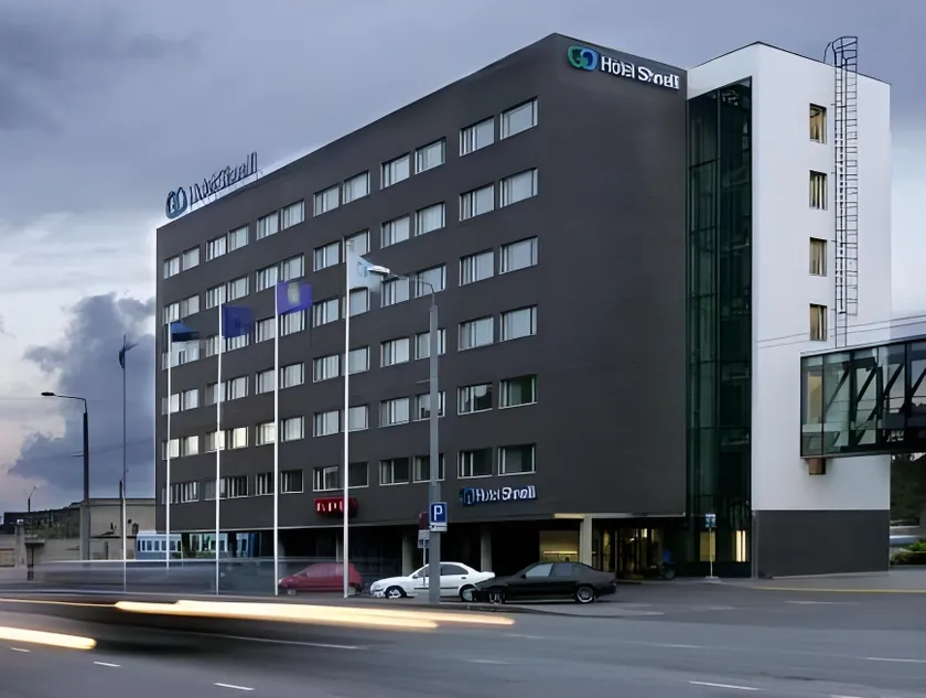 Go Hotel Shnelli - Image 1