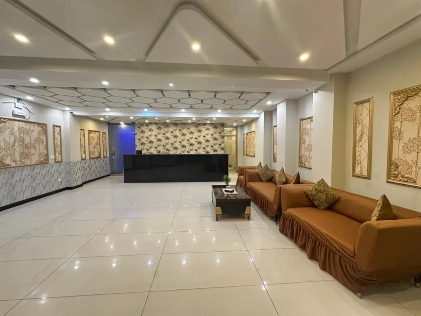 Oramin Apartments & Hotel - Image 1
