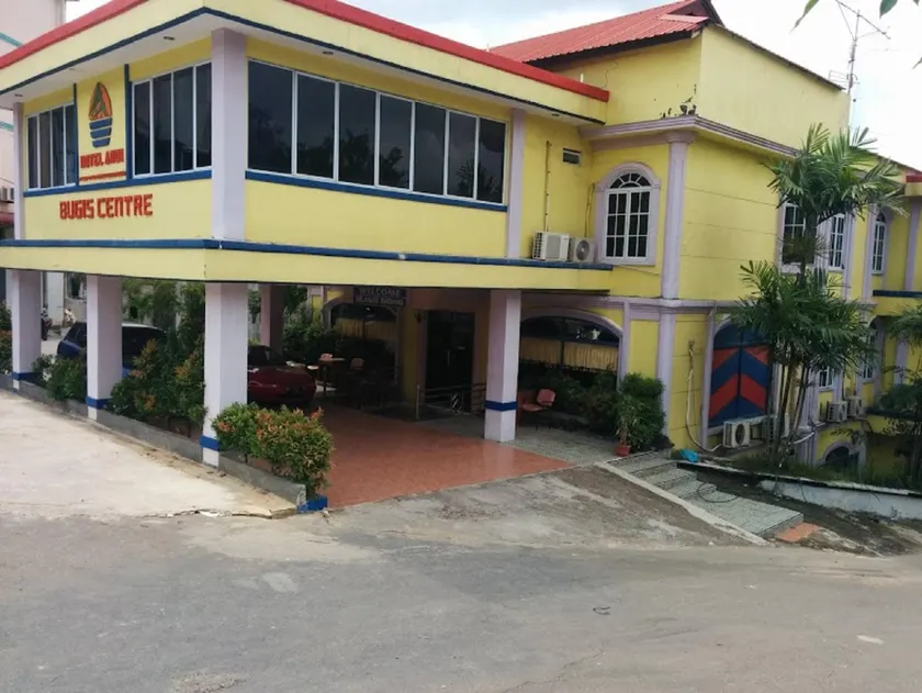 OYO 91253 Hotel Andi - Image 1