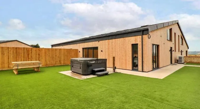 Little Rissington - Barn Three - Image 1