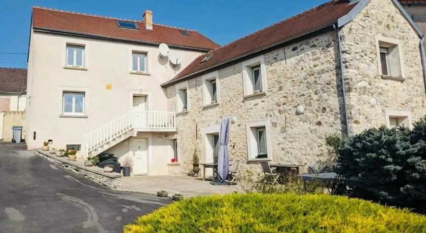 Maison entière et spacieuse Gîte Dovie - Image 1