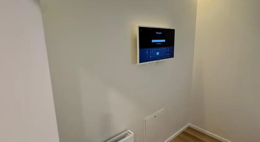 13 New Airport Apartment - Image 1