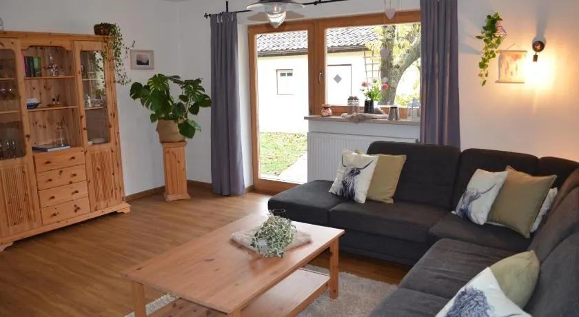 Vier-Zimmer-Wohnung mit Garten zwischen Salzburg und Königssee - Image 1