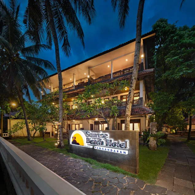 Sunrise Beach Hotel Pangandaran - Image 1