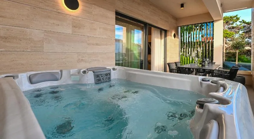Aparthotel OLIVE with jacuzzi and breakfast - Image 1