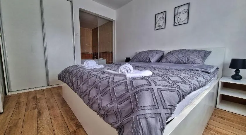 Hostel S - Image 1