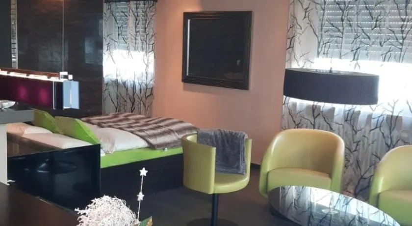 Modern Art Apartment im Zentrum Weiden - Image 1