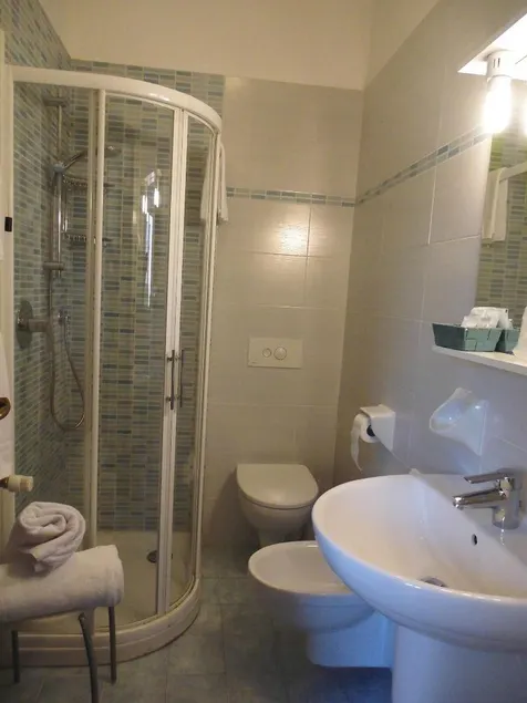MH Hotel Benaco - Image 1