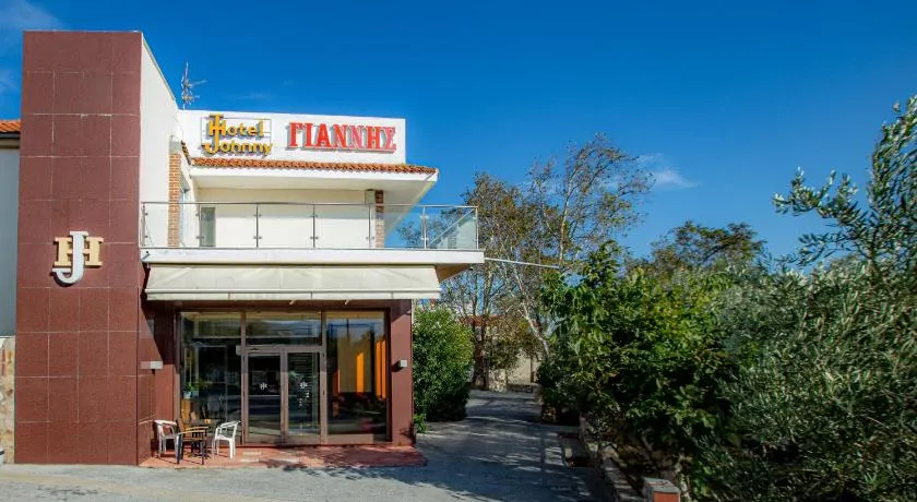 Giannis Hotel - Image 1