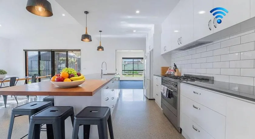 Parkland Garden Retreat - Image 1