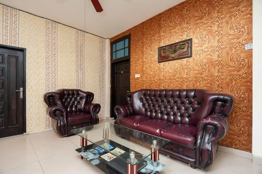 RedDoorz Syariah at Bumi Siliwangi Residence Padang - Image 1