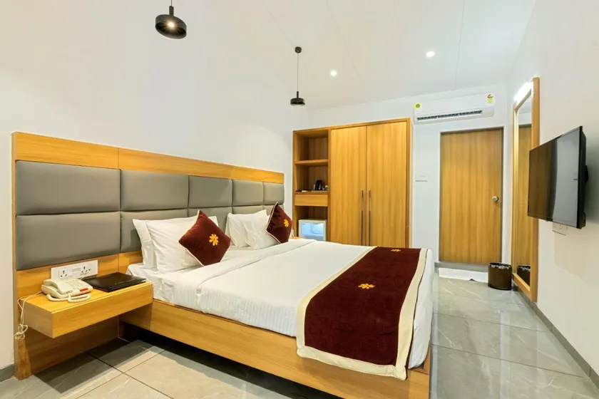 Gold Beach Villa - Image 1