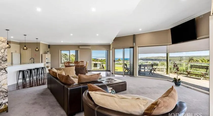 12 Apostles Beach House - Image 1