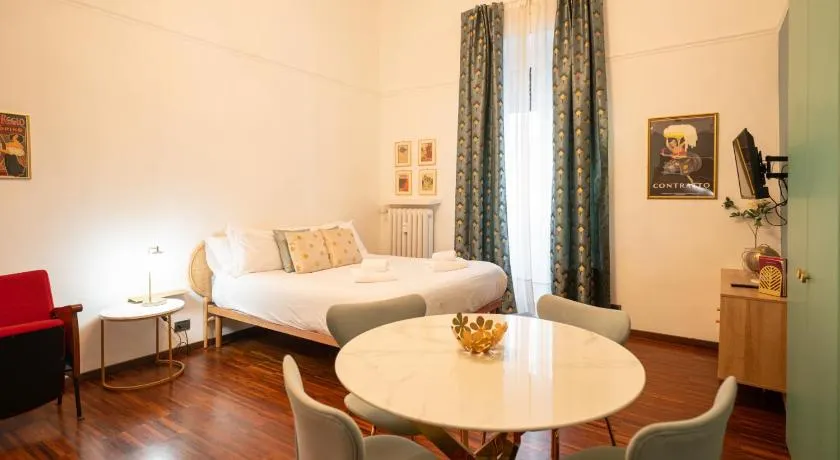 Crocetta Golden Soul | Design Loft vicino Porta Nuova - Image 1