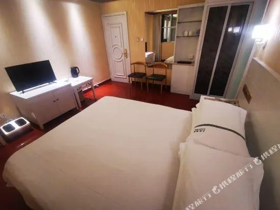 Daguan Hotel - Image 1