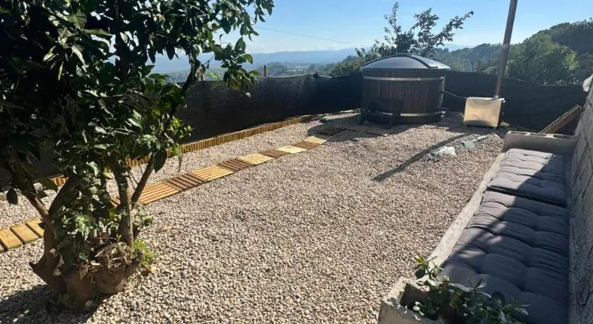 Casa en la montaña con jacuzzi exterior y piscina - Image 1
