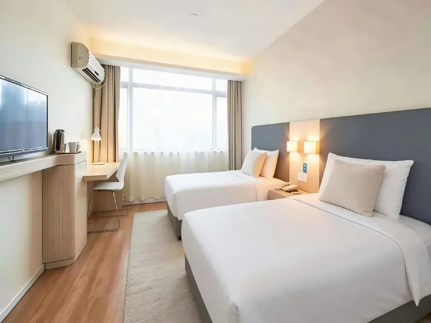 Tianrunhe Hotel (Changqing District, Jingshi West Road Branch) - Image 1