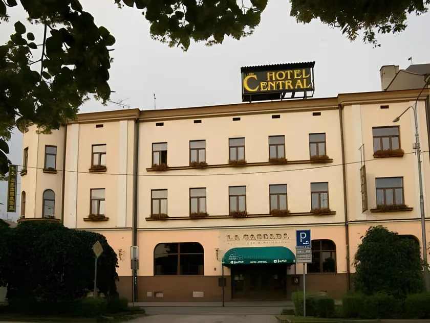 Hotel Central - Image 1