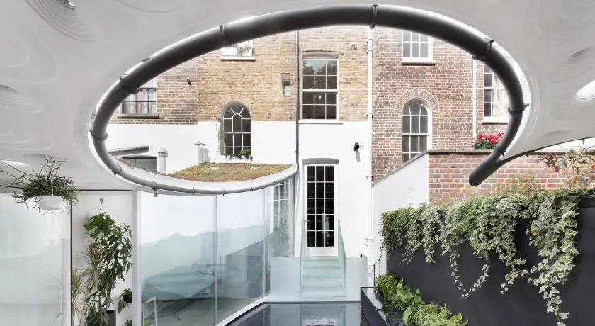 Listed Georgian Home with Contemporary Architecture - Image 1
