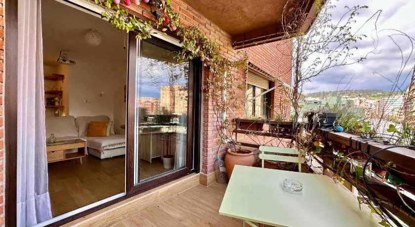 Apartamento Dalmases con Parking Gratis - Hermosas Vistas a Sierra Nevada - Image 1