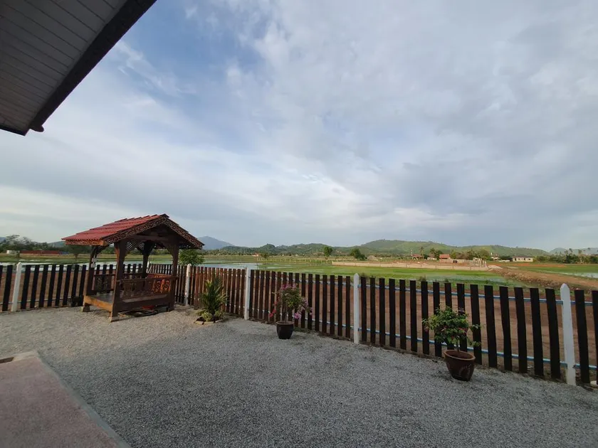 D’ Village Cottage - Image 1