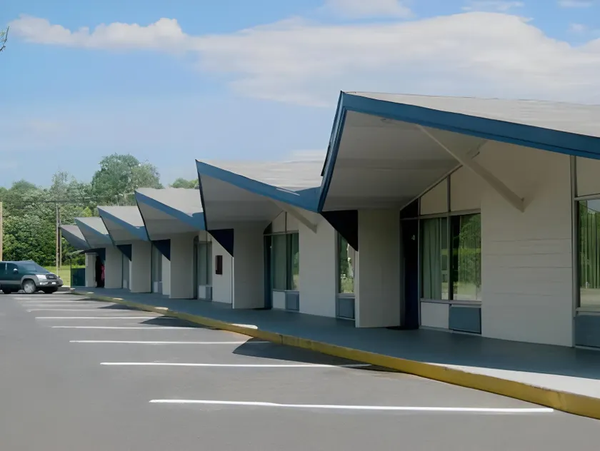 Budget Inn - Madison - Image 1