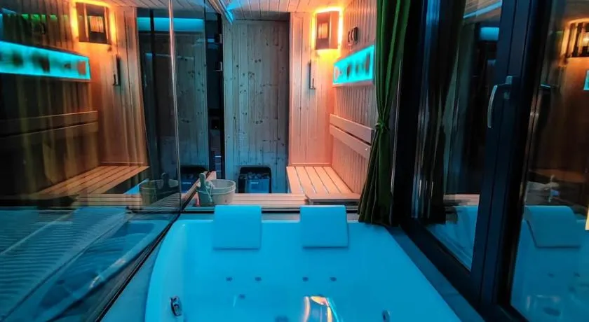Smart Luxury Penthouse Suites - Private Sauna, Hot-Tub, Home Cinema at the best Location in Skopje - Image 1