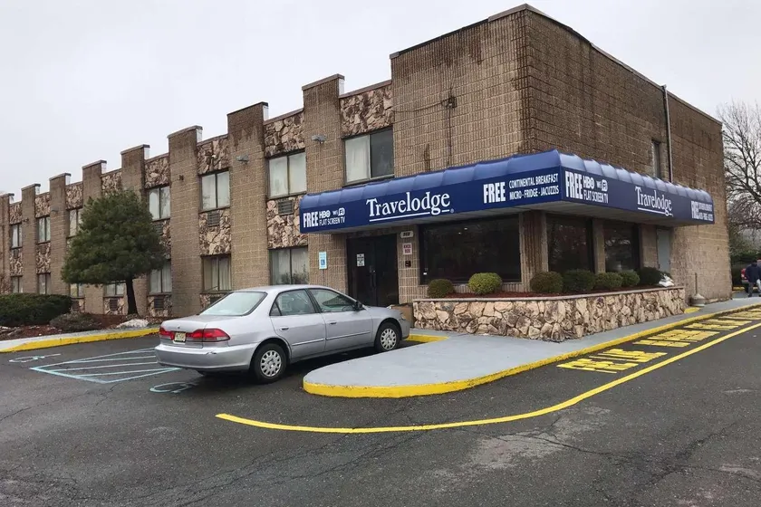 Travelodge by Wyndham Avenel Woodbridge - Image 1