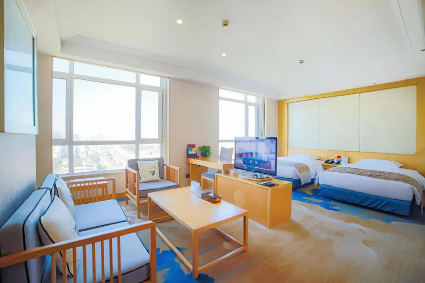 JingHang Holiday Hotel - Image 1