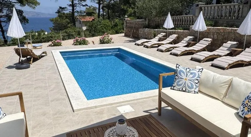 Apartments and Room Villa Makaj - Image 1