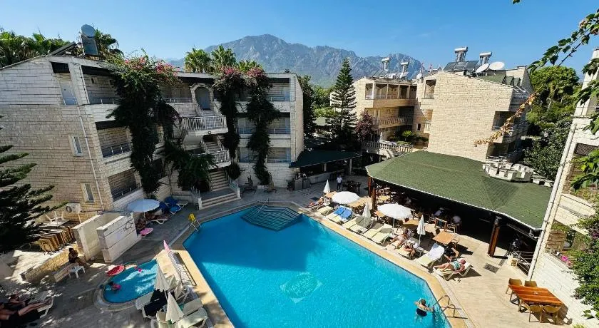 HAVANA HOTEL - Image 1