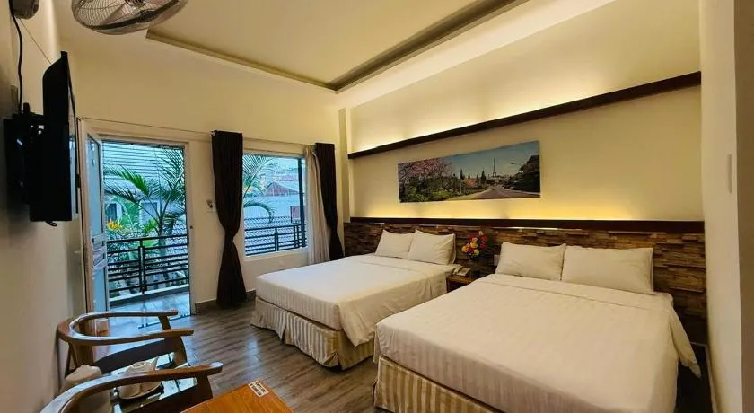 TUK Villa Hotel - Image 1