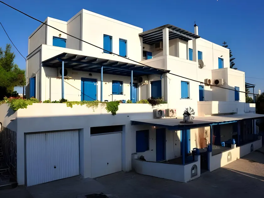 Helen's Minimal Studios & Apartments - Image 1