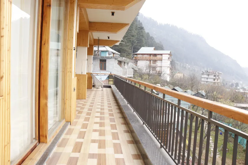 Majestic Cedar Villa - Image 1
