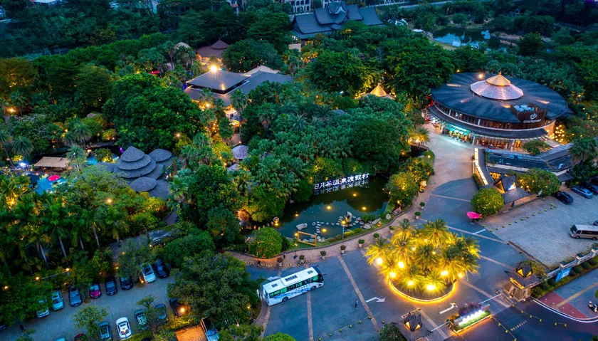 Riyuegu Hotsprings Resort - Image 1