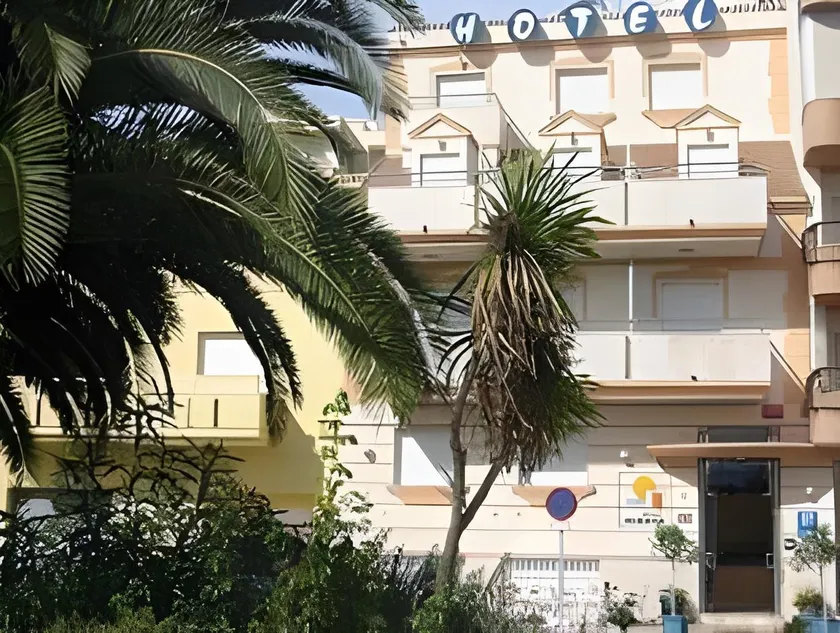 Hotel Miraya Beach - Image 1