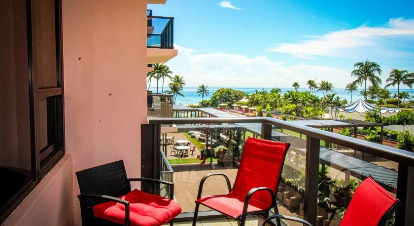 Condo en bord de mer avec piscine et accès direct à la plage! - Image 1