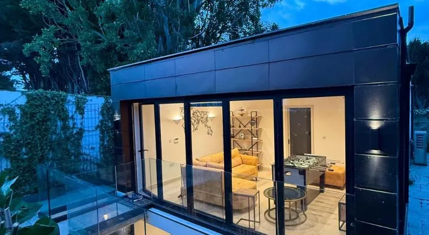 Chic 2 Bedroom Modern Cave House - Image 1