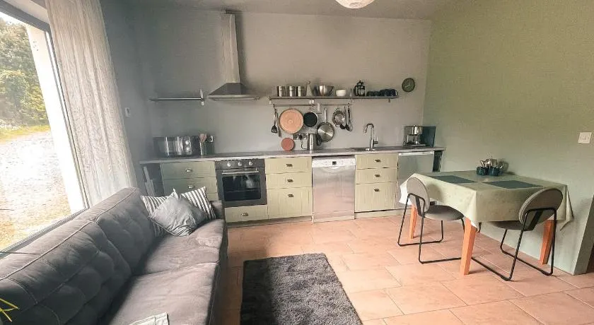 The Blue Door Apartment - Image 1