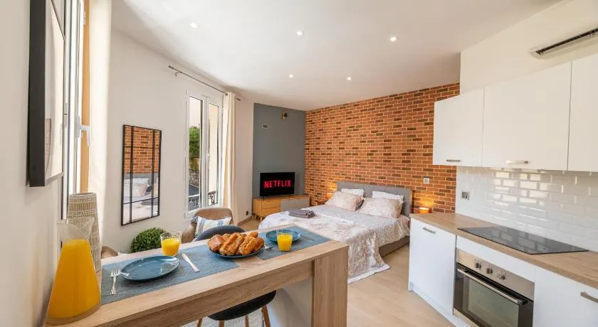 GRAND STUDIO CLIMATISE TRES PROCHE MONACO - Image 1
