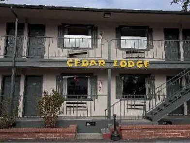 OYO Hotel Medford North OR - Image 1