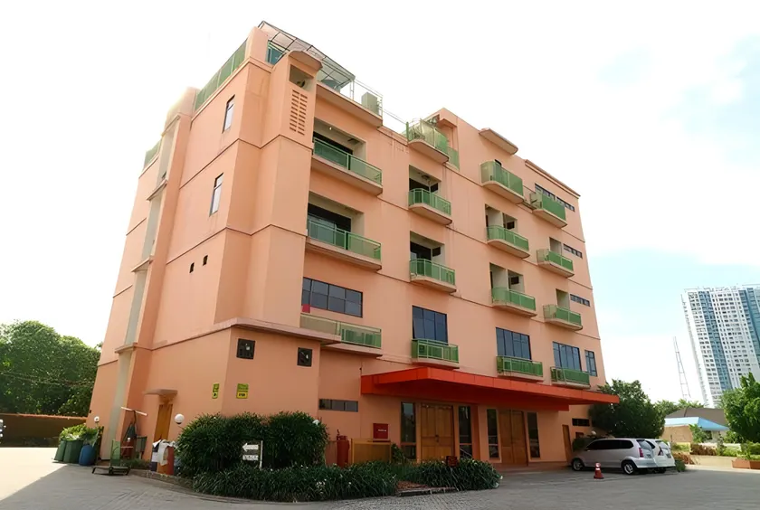 Hotel 678 Cawang powered by Cocotel - Image 1