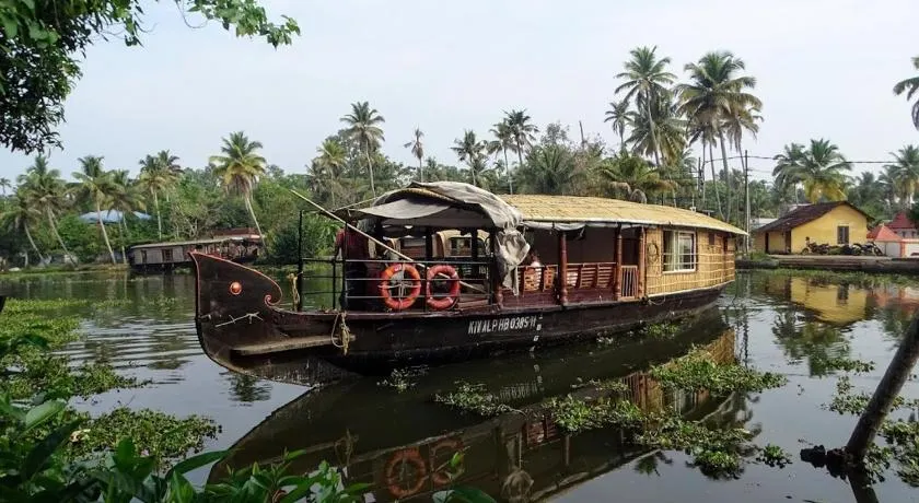 One Bed Room Houseboat - Image 1
