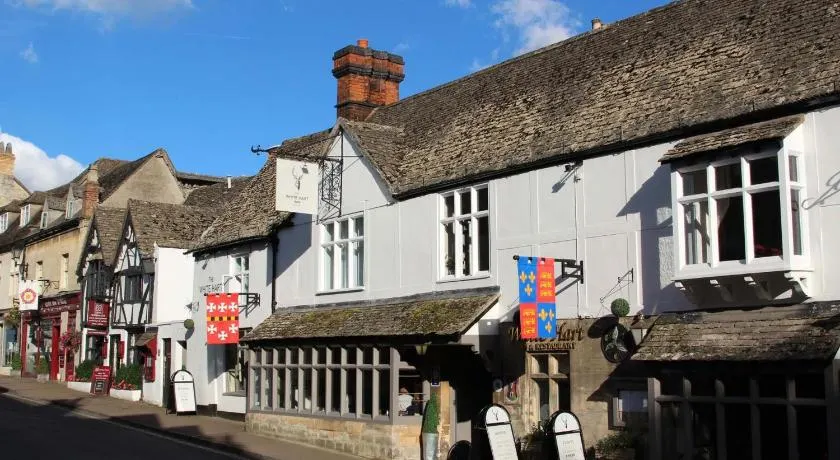 The White Hart Inn - Image 1