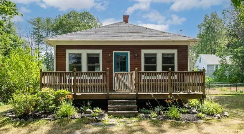 Maine Coastal Cottage - Image 1