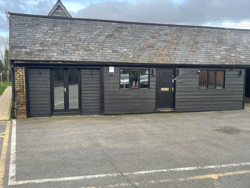 The Stables Lodge Stansted - Image 1